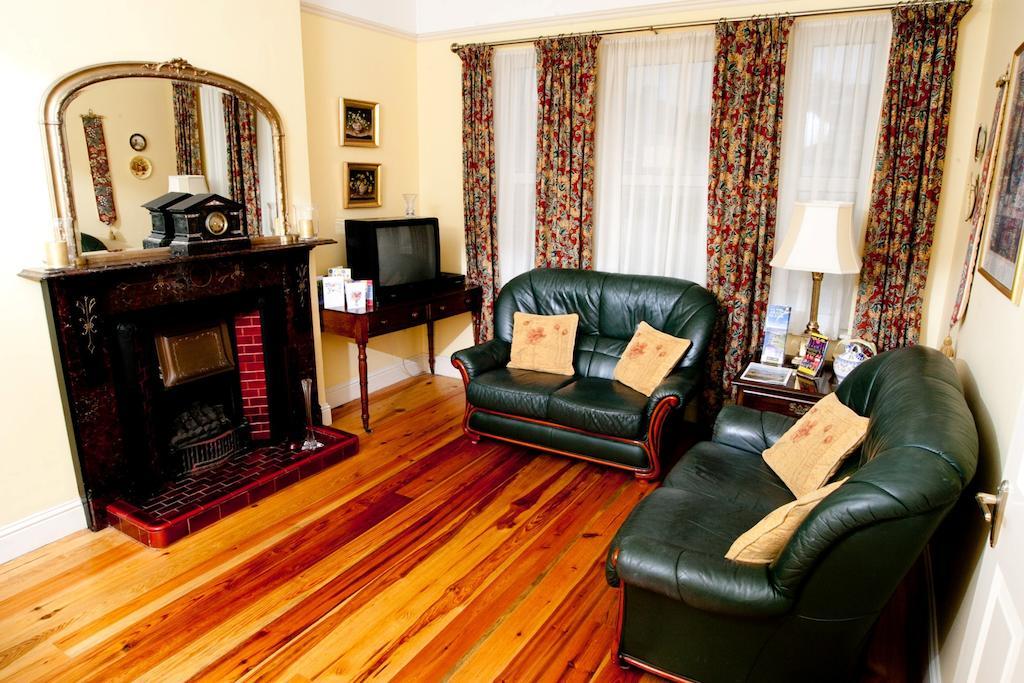 Griffin Lodge Guesthouse ゴールウェイ エクステリア 写真